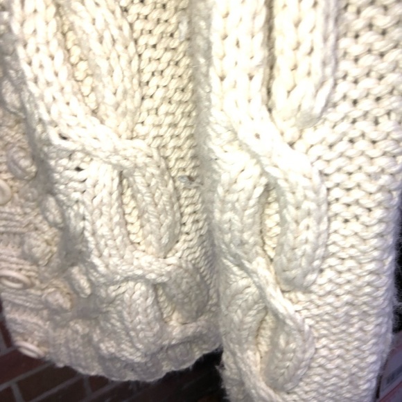 One Girl Who Sweater - Picture 7 of 7